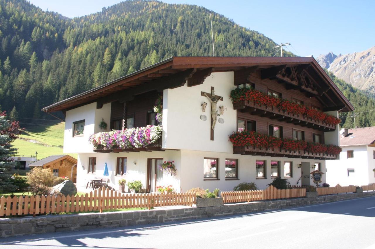 Gastehaus Schranz Hotel Sankt Leonhard im Pitztal Luaran gambar